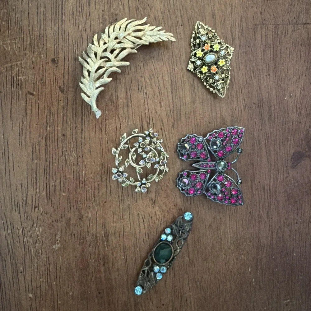 Vintage Costume Jewelry Brooch Lot 5 Piece, 1960s Some Signed
